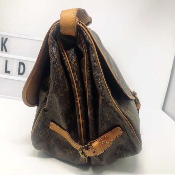 SoldLouis Vuitton saumur 35 monogram crossbody bag - Picture 4 of 8